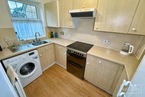 81 Barons Mead, Southampton, SO16 9TD