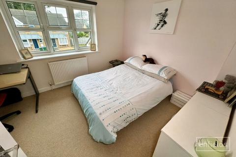 81 Barons Mead, Southampton, SO16 9TD