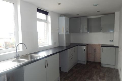 2 bedroom terraced house to rent, Highfield Terrace, Dewsbury