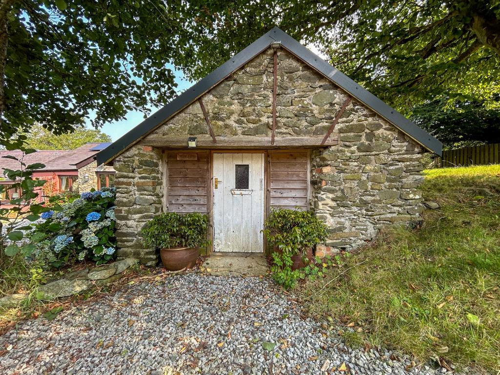 &#39;MAN CAVE&#39; Stone Outbuilding