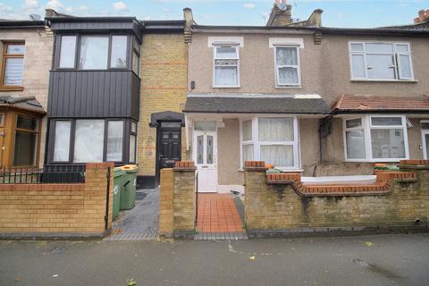 3 bedroom terraced house for sale, Cromwell Road, London E7