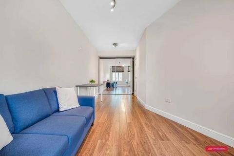 2 bedroom flat to rent, Warren court, London, NW1