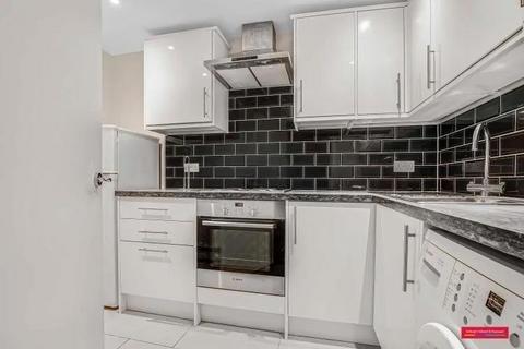 2 bedroom flat to rent, Warren court, London, NW1