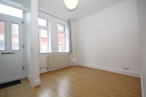 2 bedroom terraced house to rent, Curzon Terrace, York