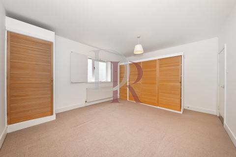 2 bedroom apartment to rent, Citybridge House, Goswell Road, Angel, EC1V