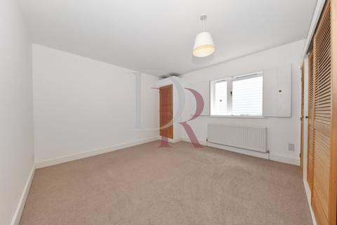 2 bedroom apartment to rent, Citybridge House, Goswell Road, Angel, EC1V