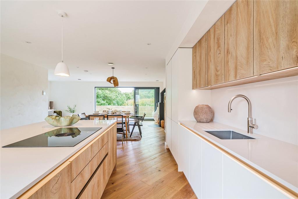 Kitchen/ Dining Area