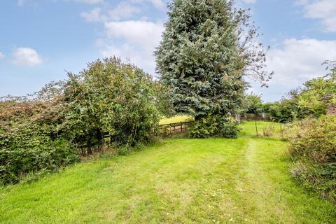 2 bedroom detached bungalow for sale, Jackson Road, Bledington