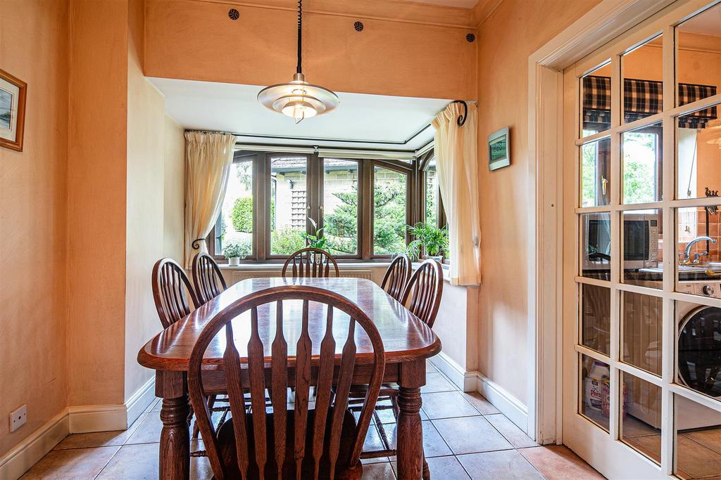 Dining area in kitchen