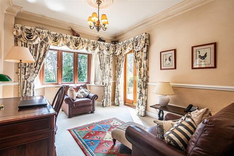 1 Knowle Green, Sheffield, S17 3AP