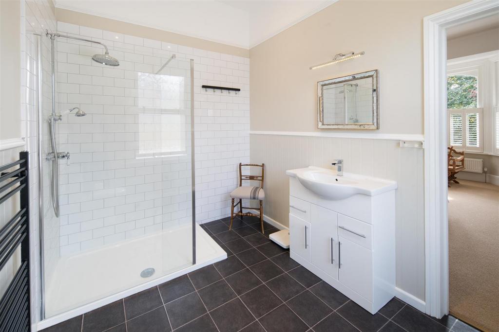 Ensuite to Bedroom 1