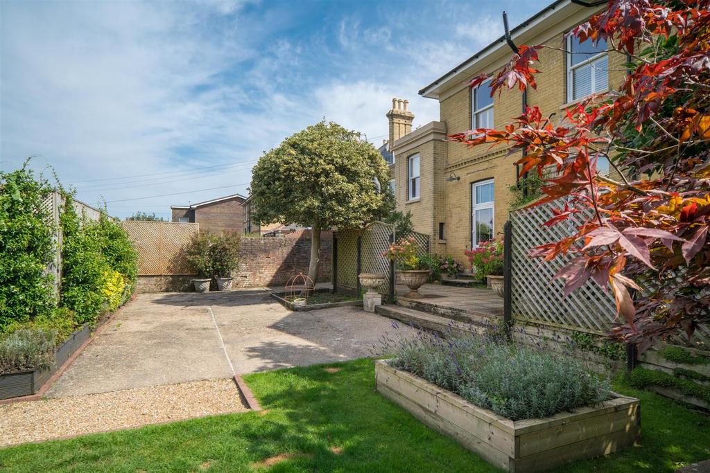 Rear Elevation &amp; Gardens