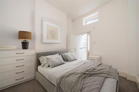 6 bedroom terraced house to rent, Westville Road, London W12