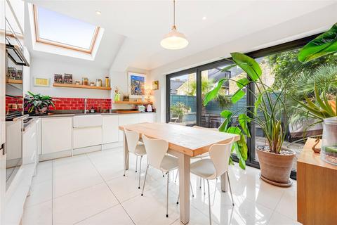 2 bedroom apartment for sale, Cathles Road, London SW12