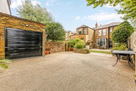 4 bedroom semi-detached house for sale, Regina Road, London