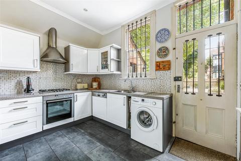34 Regina Road, London, W13 9EF
