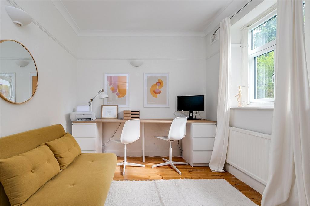 Bedroom/Study
