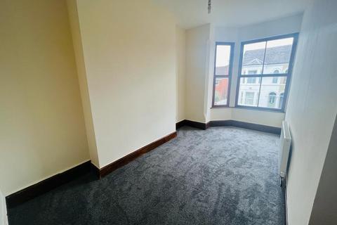 3 bedroom flat to rent, Regent Street, New Basford, Nottingham