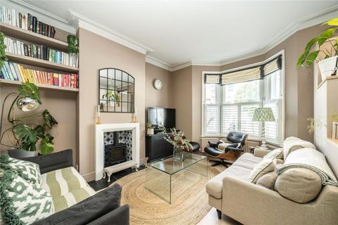 3 bedroom maisonette for sale, Medwin Street, London SW4