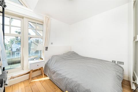 2 bedroom apartment to rent, Albert Bridge Road, London SW11