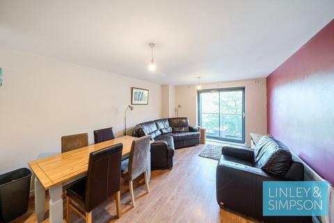 2 bedroom flat for sale, BOUVERIE COURT, LEEDS, LS9