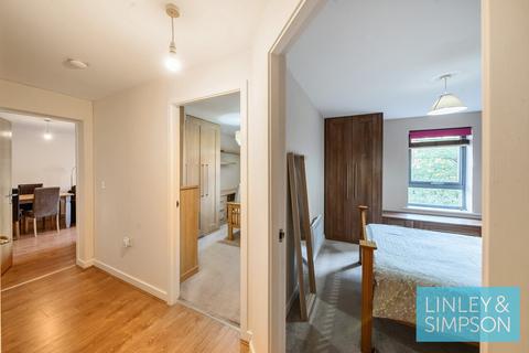 2 bedroom flat for sale, BOUVERIE COURT, LEEDS, LS9