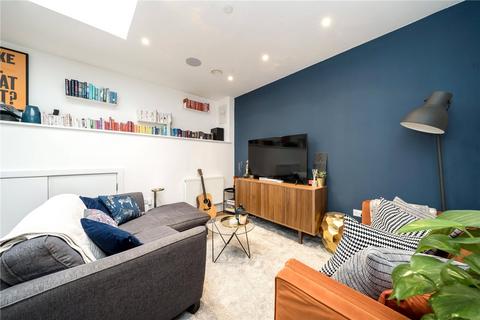 2 bedroom apartment for sale, Winchester Street, London W3