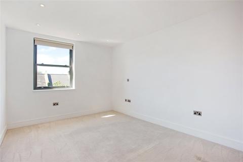 3 bedroom apartment for sale, London W4