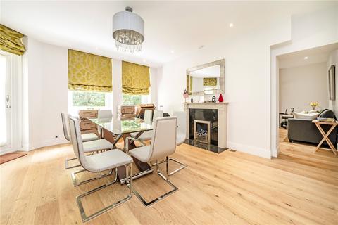 4 bedroom apartment for sale, Campden Hill Court, London W8