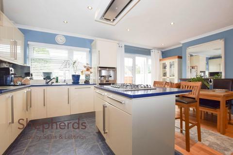 1 Drakes Close, Cheshunt, Waltham Cross, EN8 0PL