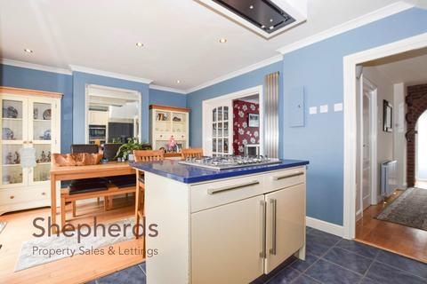 1 Drakes Close, Cheshunt, Waltham Cross, EN8 0PL