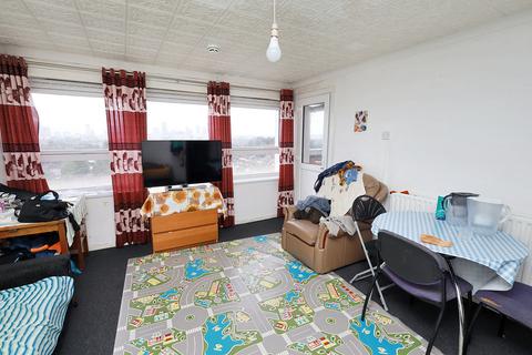 2 bedroom flat for sale, Station Road, London E7