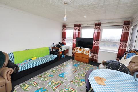 2 bedroom flat for sale, Station Road, London E7