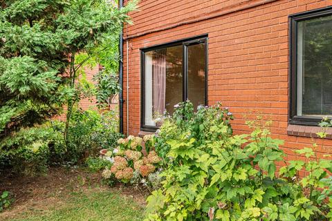 1 bedroom flat for sale, Tithe Barn Close, Kingston