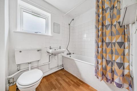 22 Tithe Barn Close, Kingston Upon Thames, KT2 6RZ