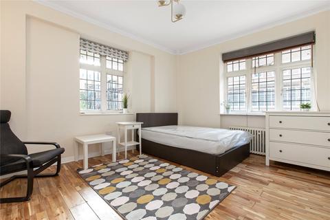 Studio to rent, Clare Court, London WC1H