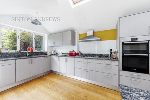 21 Colebrooke Avenue, London, W13 8JZ