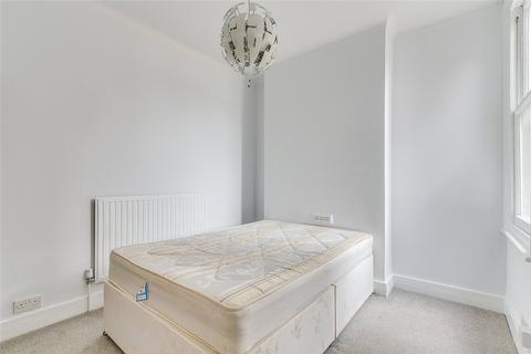 3 bedroom apartment to rent, Holland Road, London NW10