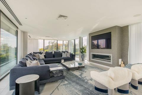 3 Lake View, Gaynes Park Coopersale Street, Coopersale, Epping, CM16 7FE
