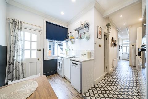 2 bedroom maisonette for sale, Brenda Road, London SW17