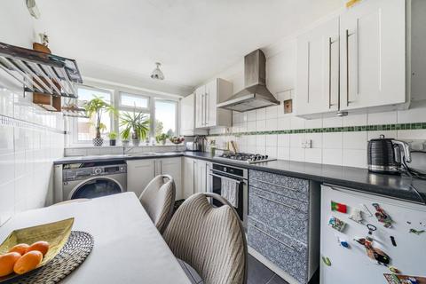 3 bedroom flat for sale, Camberley,  Surrey,  GU15