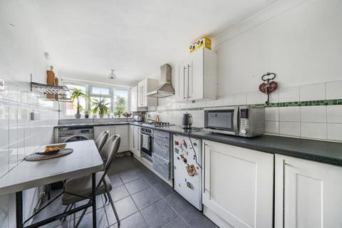 3 bedroom flat for sale, Camberley,  Surrey,  GU15