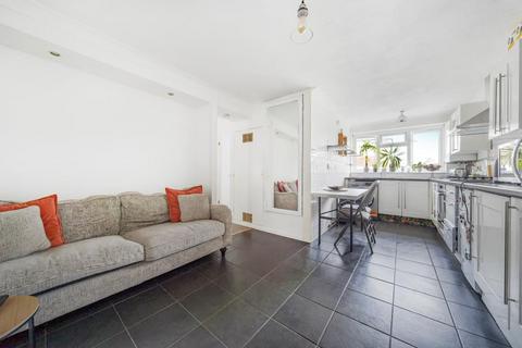 3 bedroom flat for sale, Camberley,  Surrey,  GU15