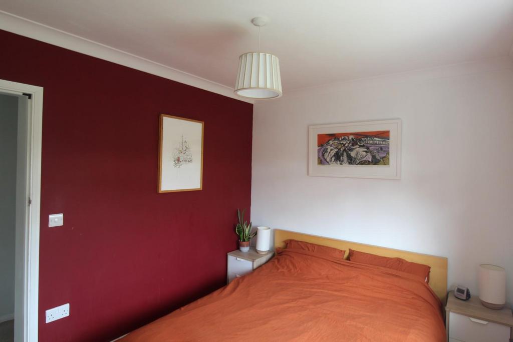 Bedroom 2.JPG