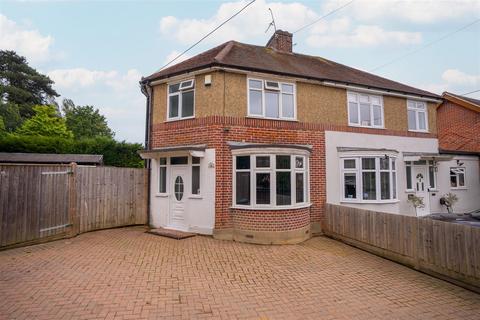 3 bedroom semi-detached house for sale, Wexham Street, Slough SL3