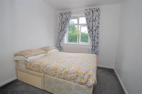 2, Orchard Villas Wexham Street, Wexham, Slough, SL3 6NY