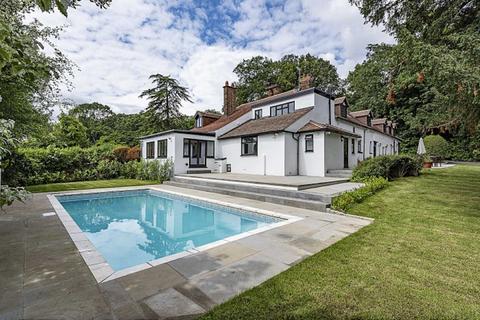 7 bedroom detached house to rent, Clamp Hill, Stanmore, Middlesex, HA7