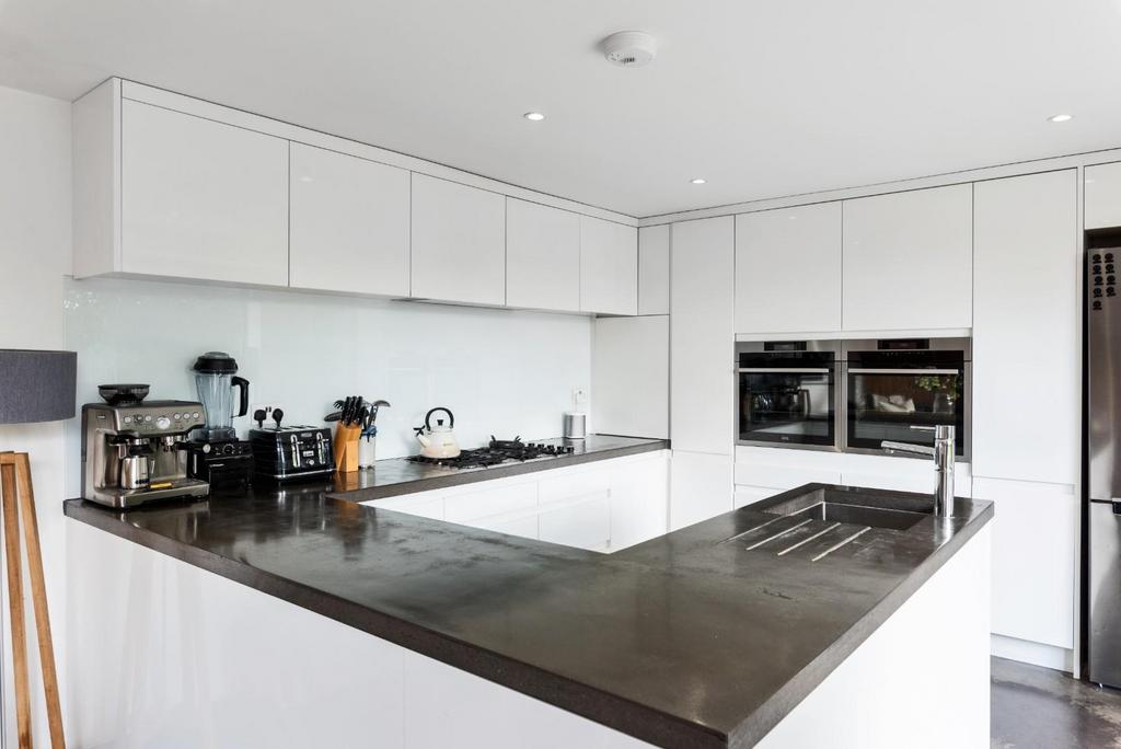 21 West View Road, Batheaston BA1 7 PN-10.jpg