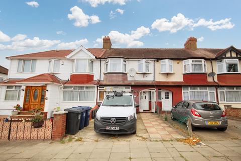 3 bedroom terraced house for sale, Torrington Road, Perivale, Middlesex UB6