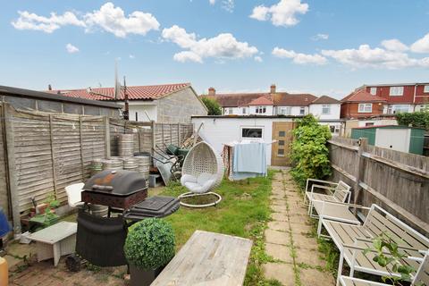 3 bedroom terraced house for sale, Torrington Road, Perivale, Middlesex UB6